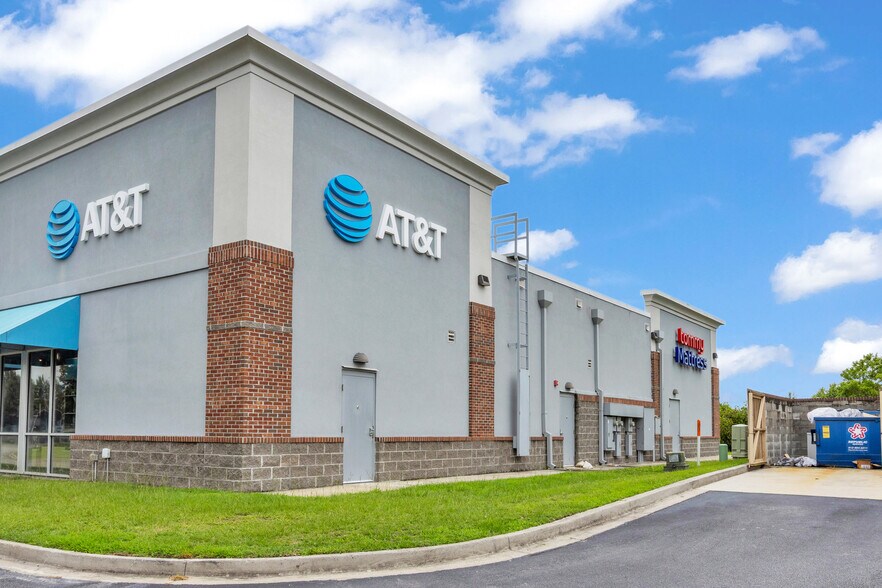 More Photos Of 5440 S Columbia Ave S, Rincon Freestanding For Lease