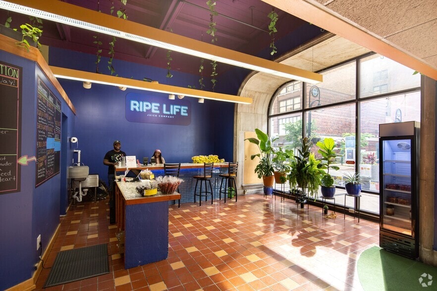 More Photos Of 308 W State St, Rockford Office For Lease