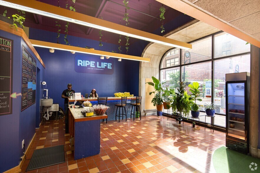 More Photos Of 308 W State St, Rockford Office For Lease