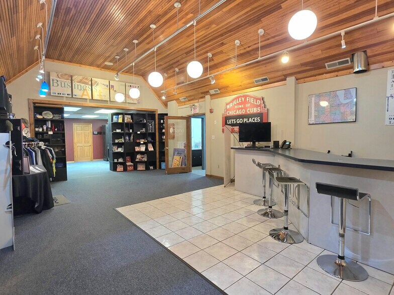 More Photos Of 14440 W Edison Dr, New Lenox Manufacturing For Sale