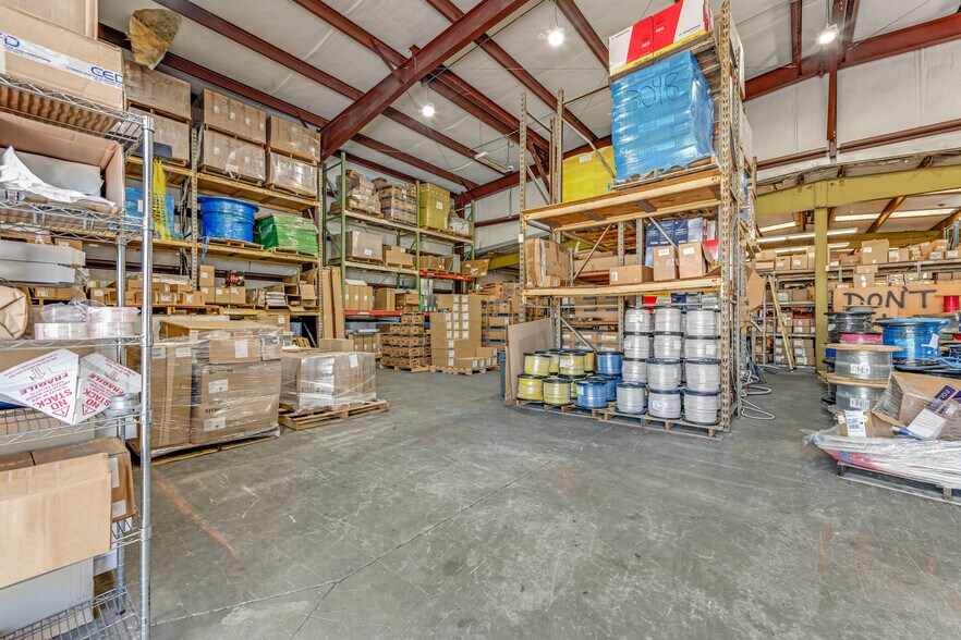 More Photos Of 809 Swift St, Daytona Beach Warehouse For Lease