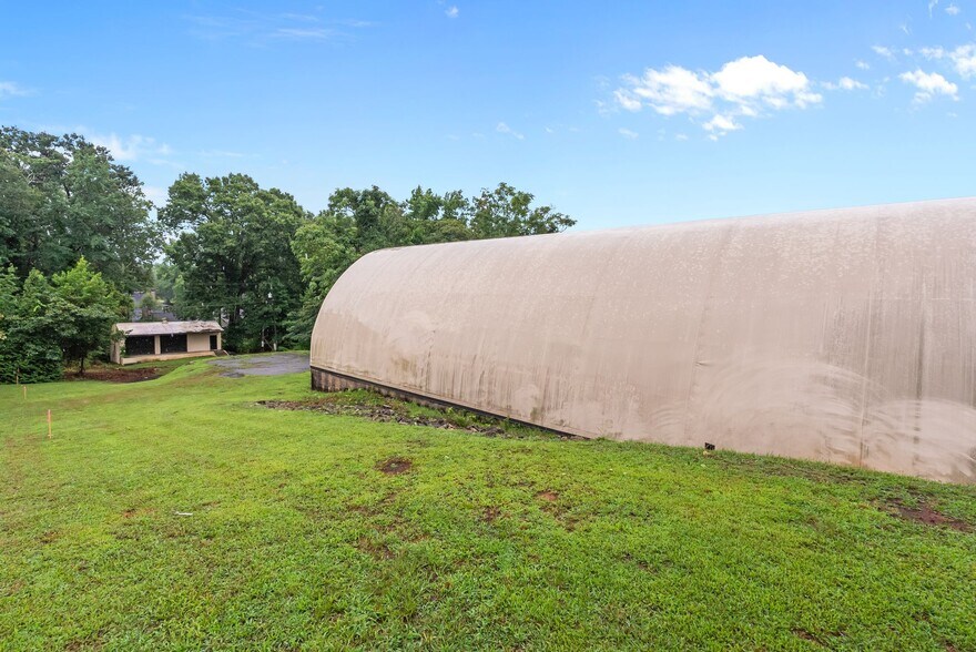 More Photos Of 730 Wade Hampton Blvd, Greenville Freestanding For Sale