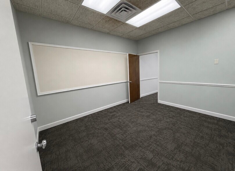 More Photos Of 150 E Fire Tower Rd, Winterville Office Residential For Lease
