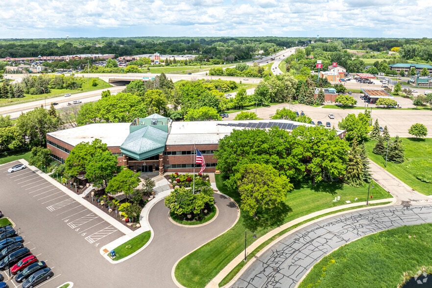 More Photos Of 3535 Vadnais Center Dr, Vadnais Heights Medical For Lease