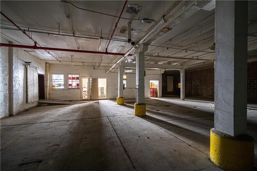 More Photos Of 202 Main St, Saint Joseph Refrigeration Cold Storage For Lease
