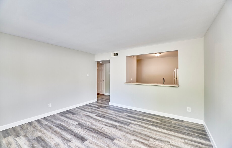 More Photos Of 7594 Watson Rd, Saint Louis Apartments For Sale