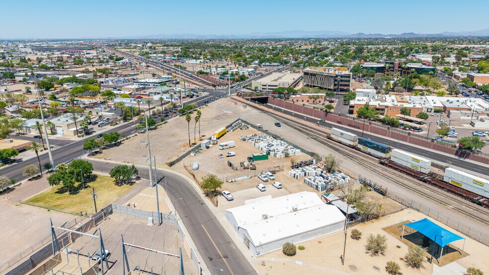 More Photos Of 5850 W Market St, Glendale Service For Sale