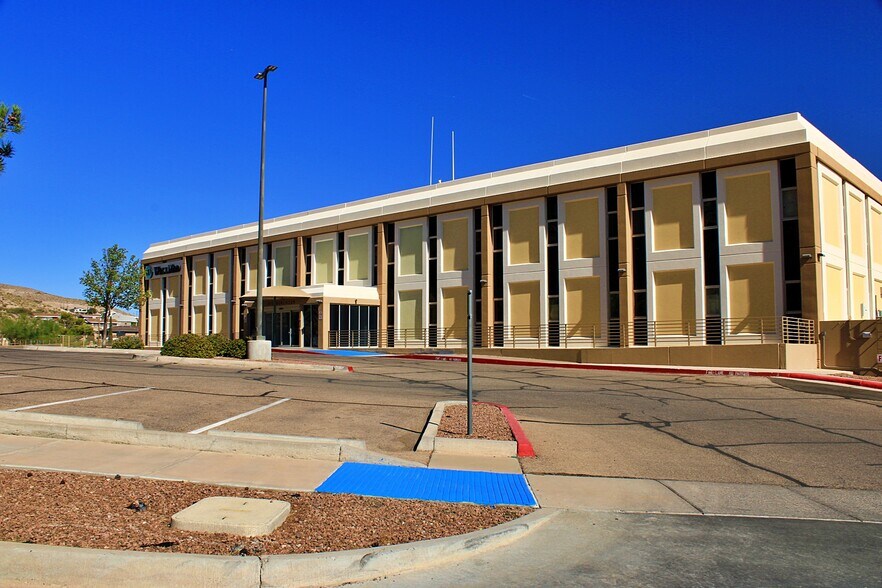 More Photos Of 1810 Murchison Dr, El Paso Medical For Lease