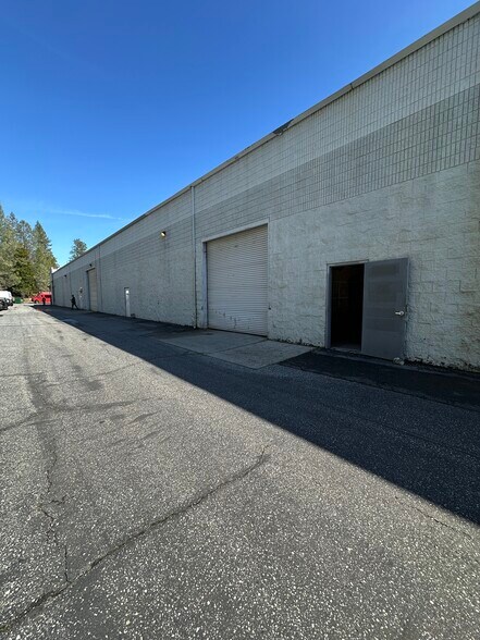 More Photos Of 110 Spring Hill Dr, Grass Valley Manufacturing For Lease