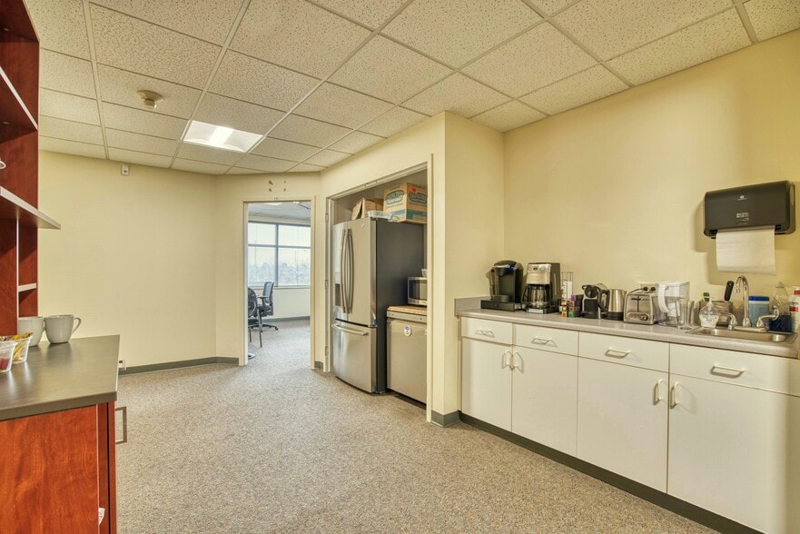 More Photos Of 1110 Boston Ave, Longmont Research And Development For Sale