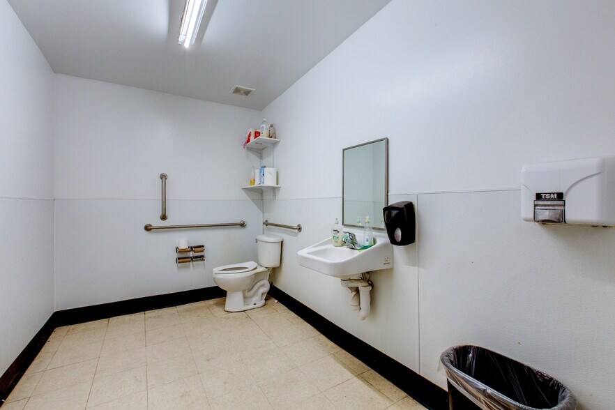 More Photos Of 100 Bennett Ave, Bennett Freestanding For Sale