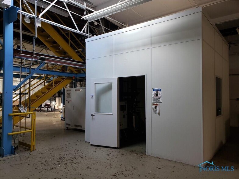 More Photos Of 410 Ryder Rd, Toledo Office For Sale