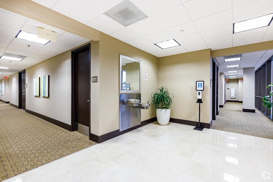 More Photos Of 2000 Glades Rd, Boca Raton Office For Sale