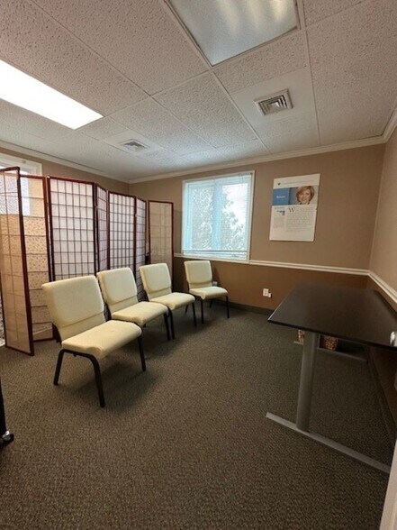 More Photos Of 3921-3951 University Dr, Fairfax Office For Lease