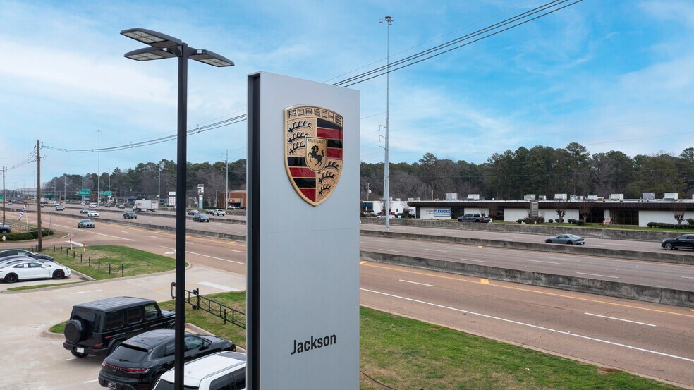 More Photos Of 5385 N I 55 St, Jackson Auto Dealership For Sale