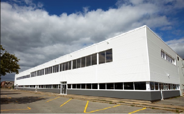 Primary Photo Of 2995-2999 Boul Le Corbusier, Laval Warehouse For Lease