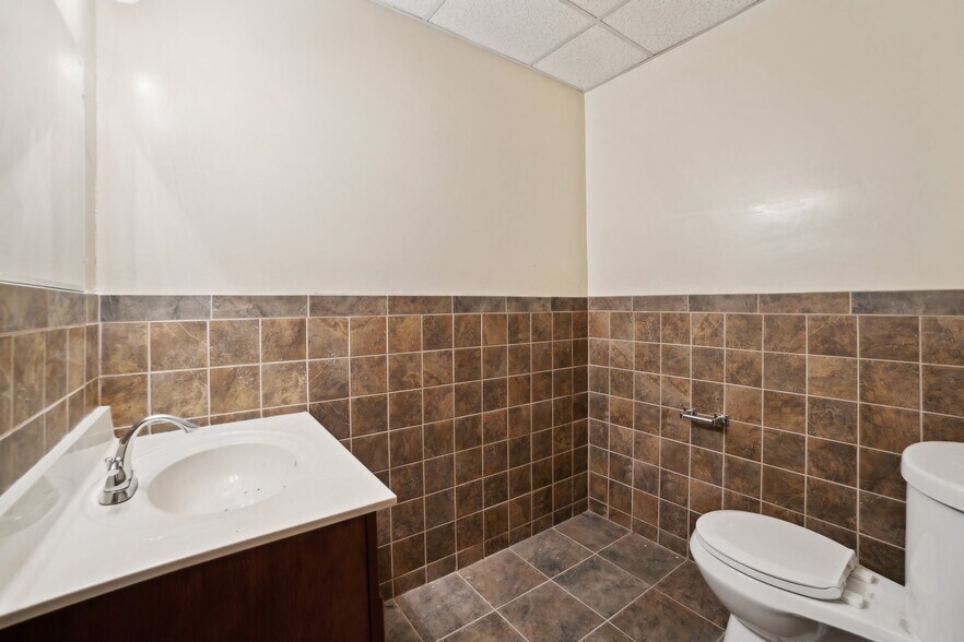 More Photos Of 616 Midland Ave, Midland Office Residential For Sale