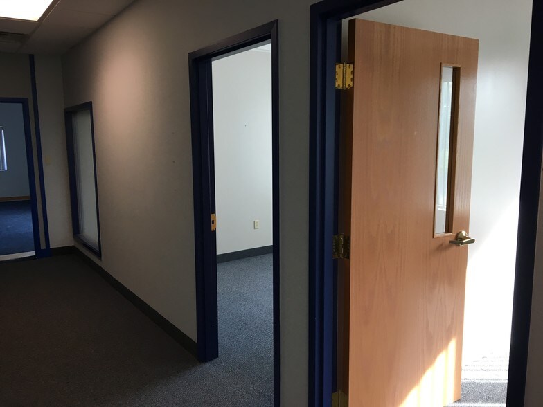 More Photos Of 495 Aero Dr, Cheektowaga Light Distribution For Lease