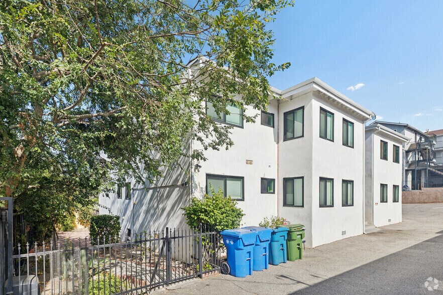 More Photos Of 7323 Valmont St, Tujunga Apartments For Sale