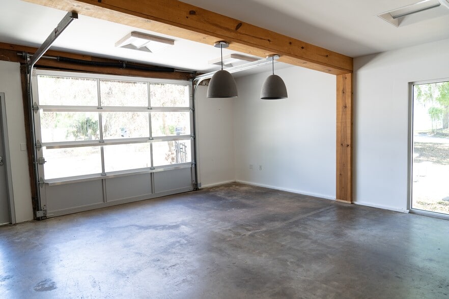 More Photos Of 1951 SR 426 W, Oviedo Office For Lease