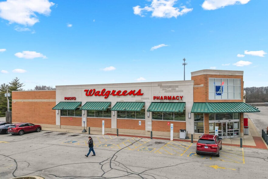 More Photos Of 625 W Pershing Rd, Decatur Drugstore For Sale