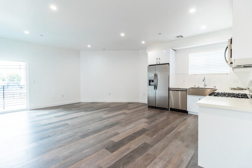 More Photos Of 1818 Thurman Ave, Los Angeles Apartments For Sale