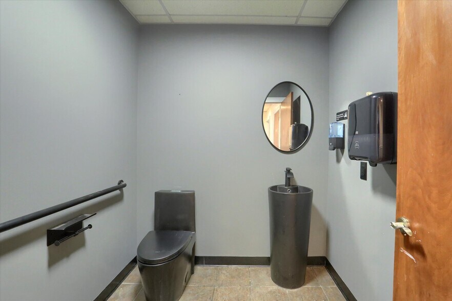 More Photos Of 5948 Linglestown Rd, Harrisburg Restaurant For Sale