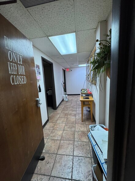 More Photos Of 8716 SE 15th St, Oklahoma City Distribution For Sale