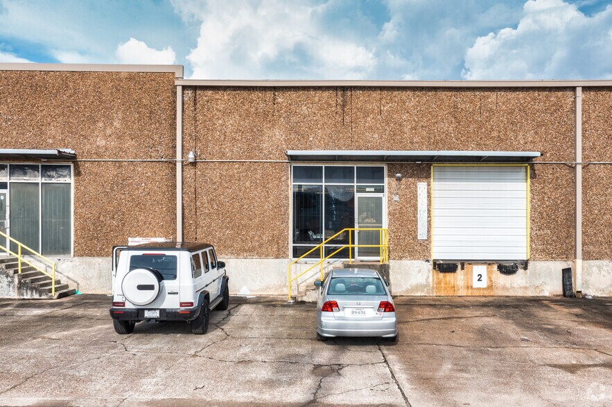 More Photos Of 1202-1398 Harris St, Houston Warehouse For Lease