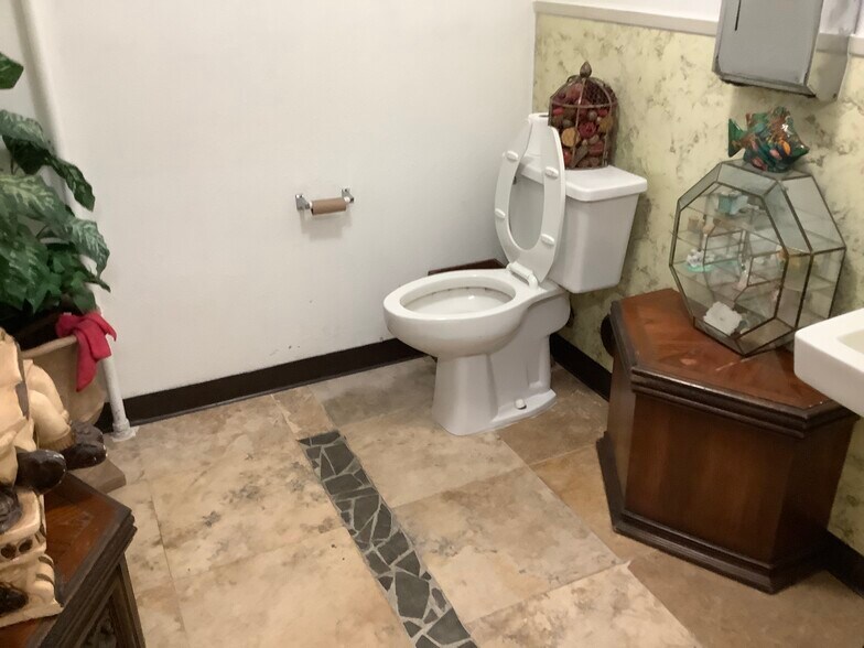 More Photos Of 616 Pacific Ave, Oxnard Industrial For Sale