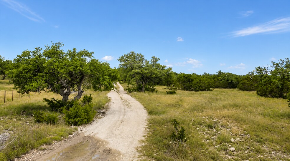 More Photos Of 65 Miles Ln, Harper Land For Sale
