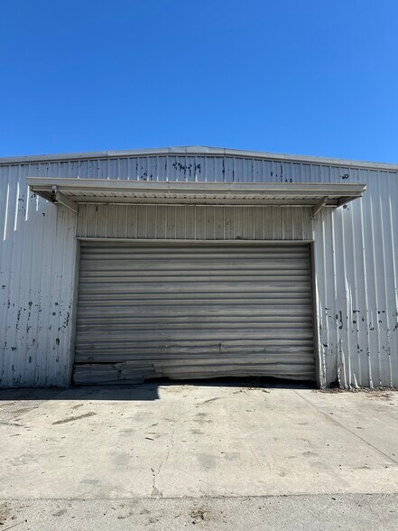 More Photos Of 1125 9th Ave E, Bradenton Warehouse For Sale