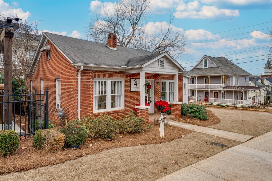 More Photos Of 27 S Park St, Dahlonega Hotel For Sale