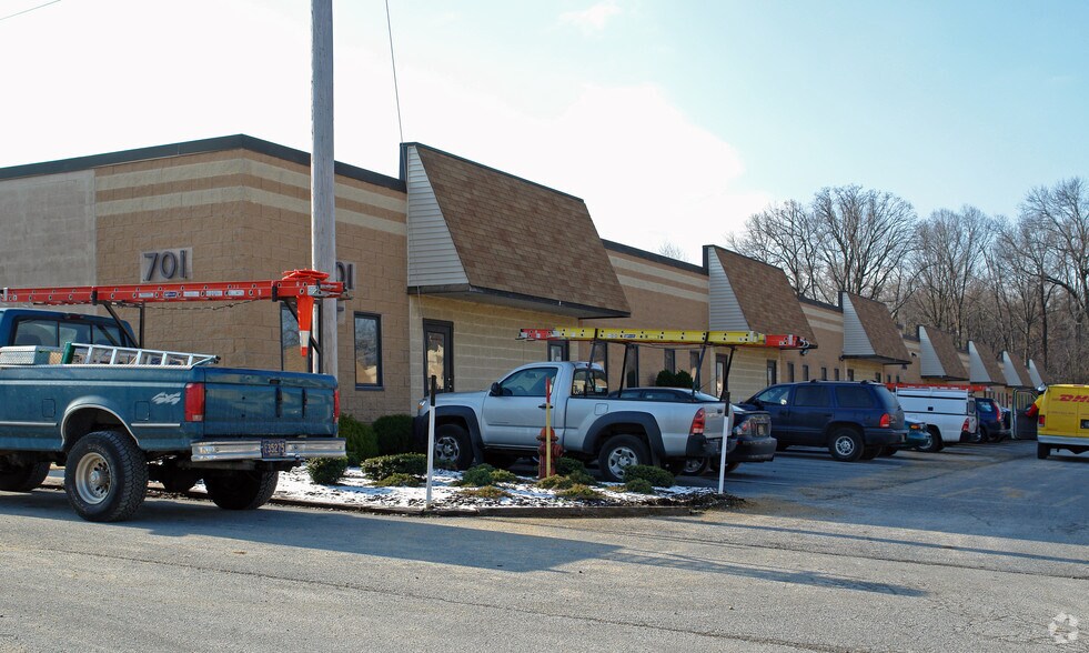 Primary Photo Of 701 Cornell Dr, Wilmington Light Distribution For Lease