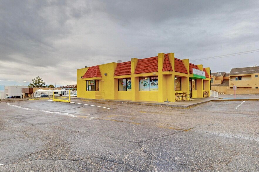 More Photos Of 2130-2301 Chelwood Park Blvd NE, Albuquerque Fast Food For Lease