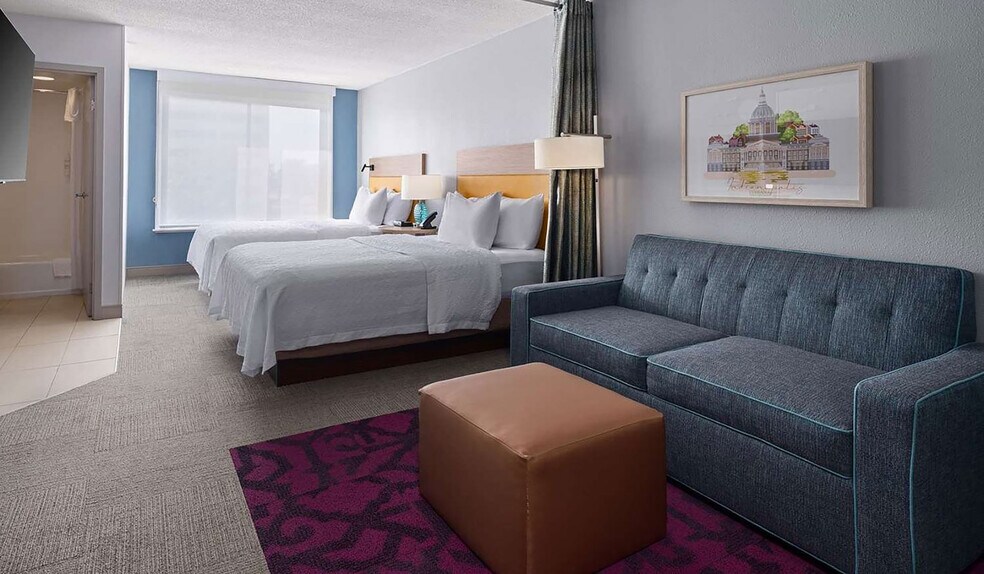 More Photos Of 9104 Keystone Crossing, Indianapolis Hotel For Sale