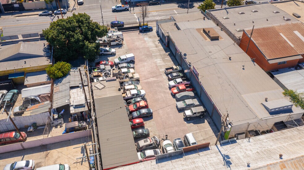 More Photos Of 5801 S Central Ave, Los Angeles Manufacturing For Lease