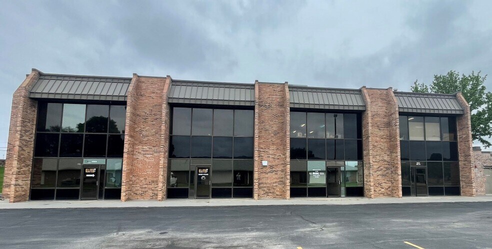 More Photos Of 10828 John Galt Blvd, Omaha Medical For Lease