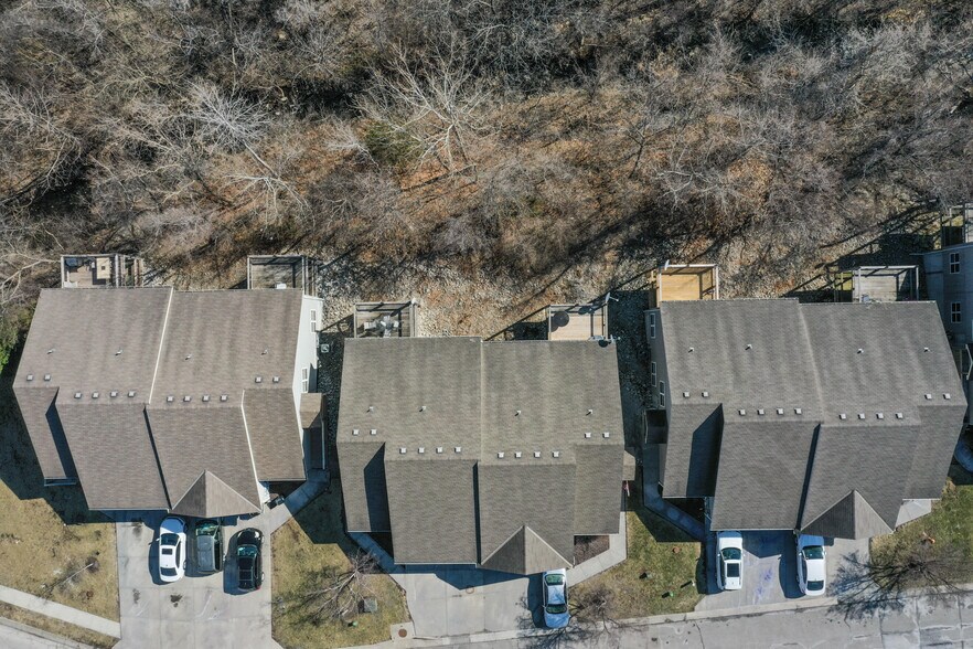 More Photos Of 3005-3033 S Shrank Cir, Independence Apartments For Sale