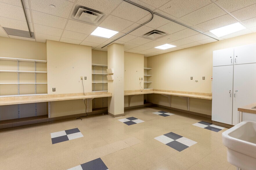 More Photos Of 191 Bedford St, Fall River Medical For Lease