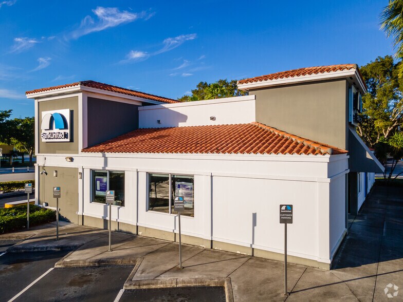 More Photos Of 3599 Hollywood Blvd, Hollywood Unknown For Lease