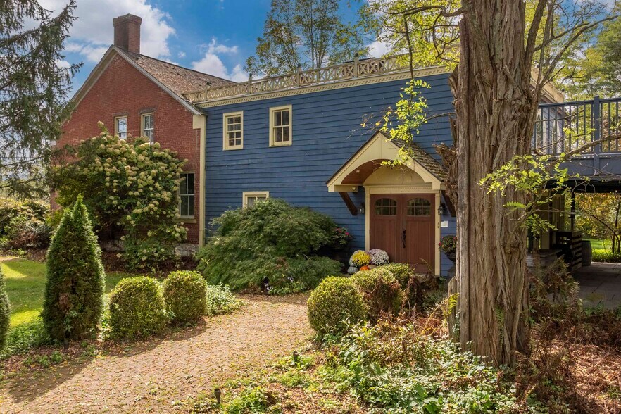 More Photos Of 4494-4496 Route 209, Stone Ridge Hospitality For Sale