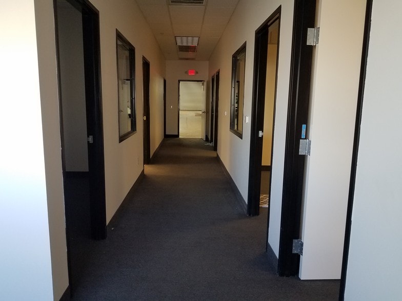 More Photos Of 3915 W Hacienda Ave, Las Vegas Warehouse For Lease