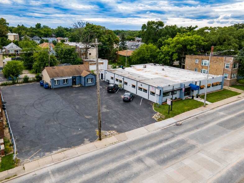 More Photos Of 44 W Lincoln Hwy, Chicago Heights General Retail For Sale