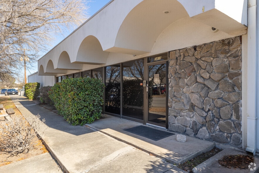 More Photos Of 3410 Steen St, San Antonio Distribution For Sale