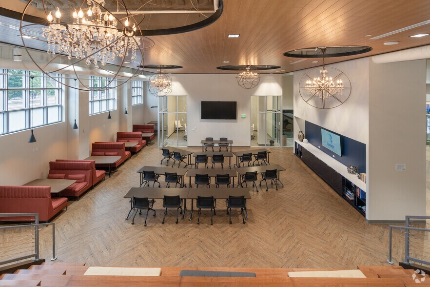 More Photos Of 2005 Market St, Philadelphia Office For Lease