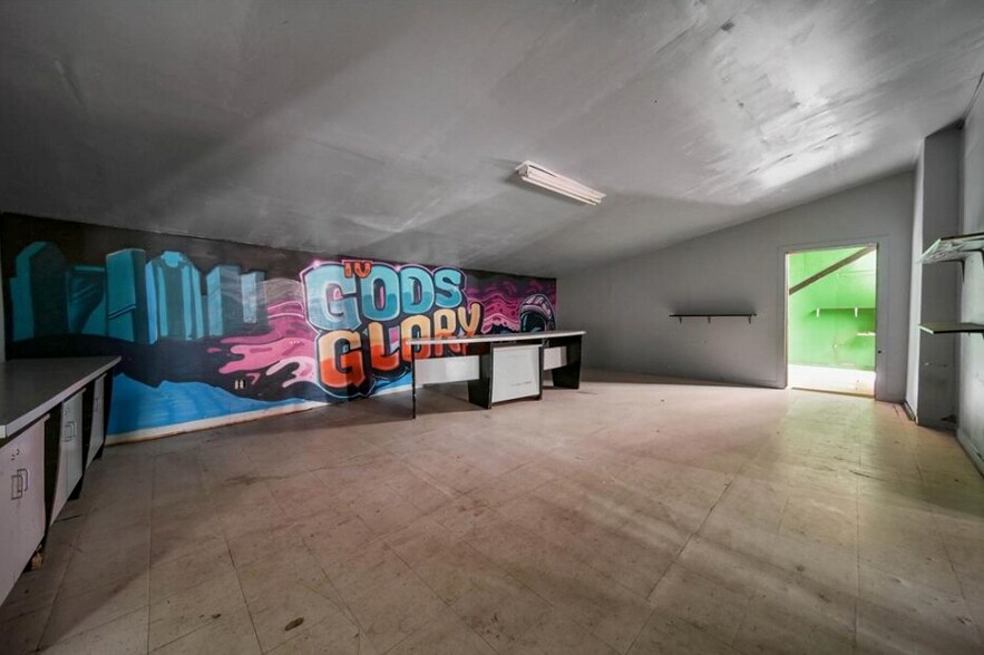 More Photos Of 7629 Harrisburg Blvd, Houston Warehouse For Sale
