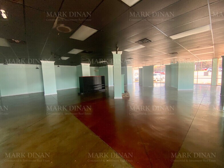 More Photos Of 3186 Pelham Pky, Pelham General Retail For Lease