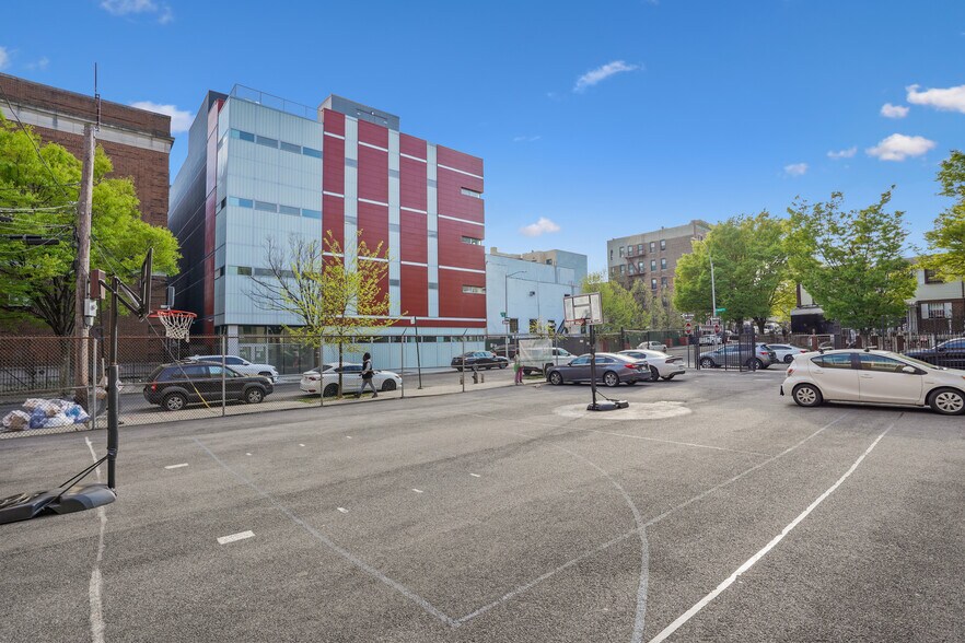 More Photos Of 860 FOREST Ave, Bronx Schools For Lease