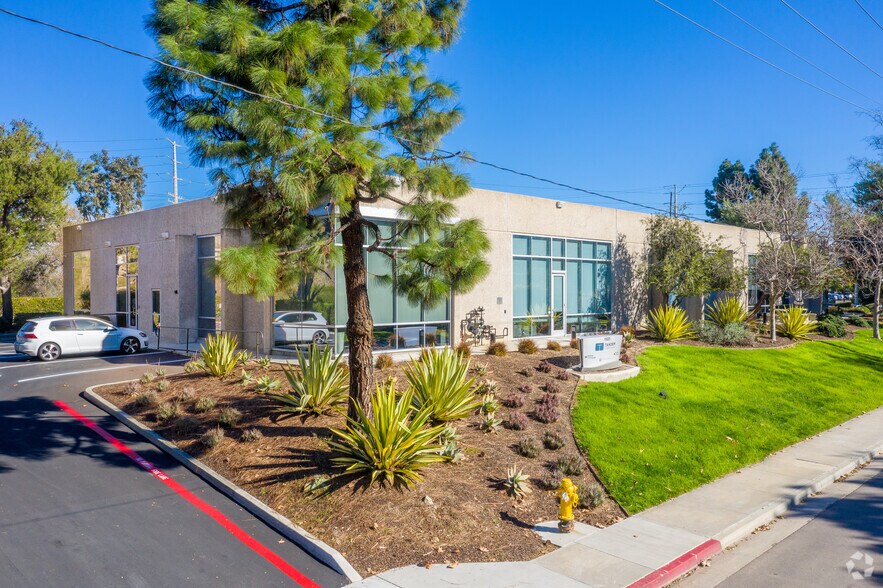 More Photos Of 11025 Roselle St, San Diego Research And Development For Lease